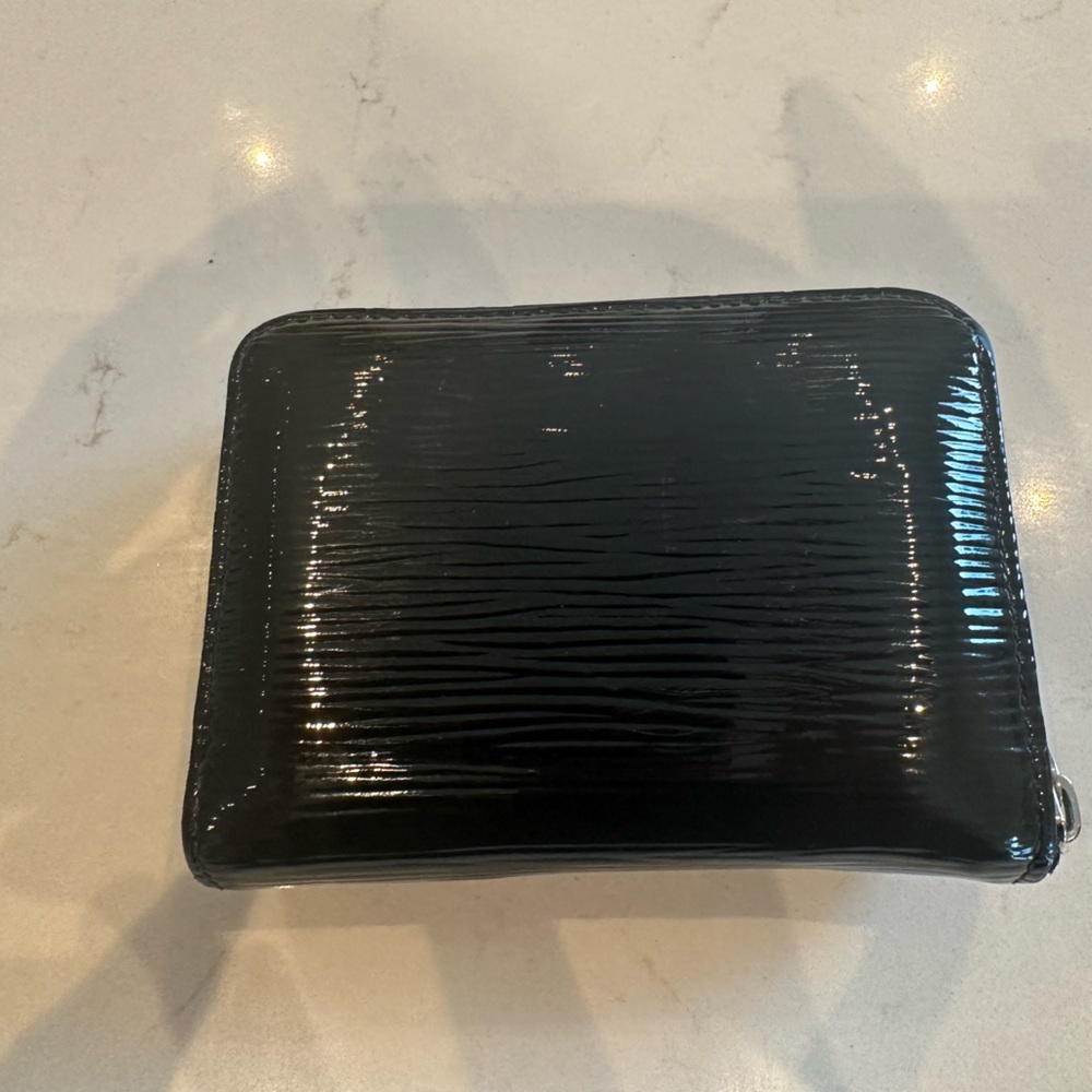 Louis Vuitton Epi leather Zippy coin wallet black